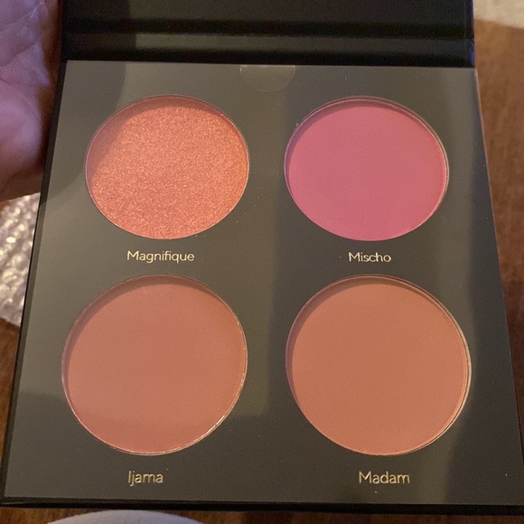 🆕MISCHO BEAUTY: Blush Palette- Full size - Picture 3 of 6